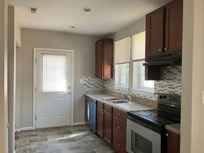 Photo - Three Bedroom Condo - Centrally Located Su... Unidad 215 N Broad Street