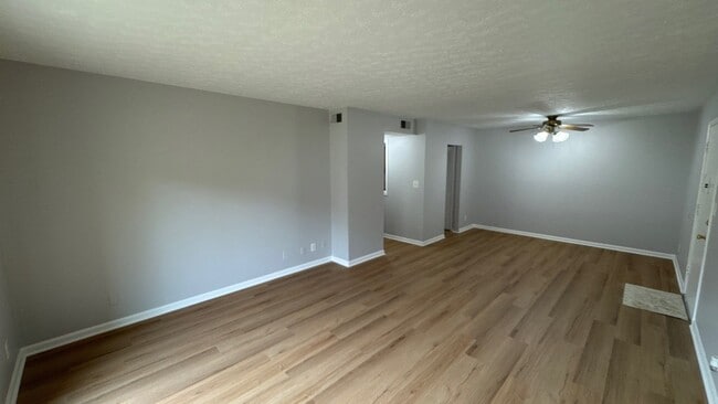 Photo - 7008 Wildwood Cir