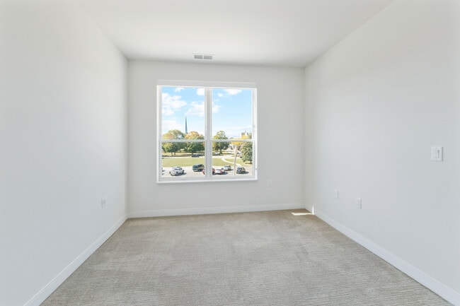 Photo - 5945 6th Ave Unidad 406