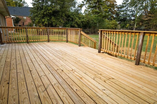 Photo - 516 Claremoor Ave