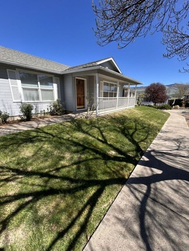 Photo - 3 Bedroom 2 Bath Home with a 2 Car Attached Garages