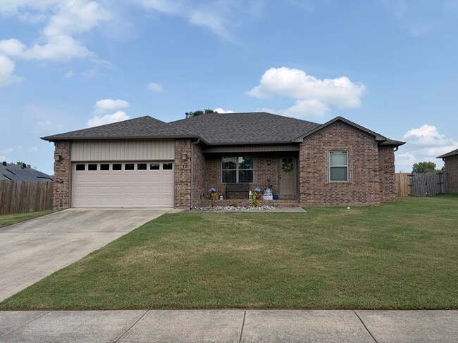 Building Photo - 12 Jaguar Dr