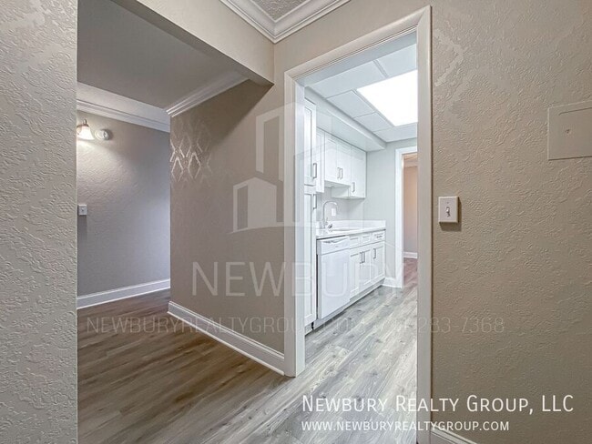 Photo - 530 N Main St