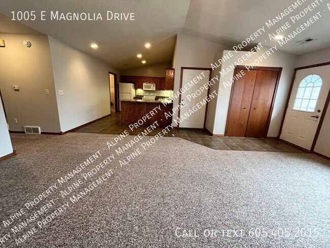 Photo - 1005 Magnolia Dr