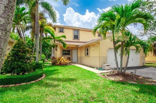 Photo - 170 NW 207th Way House