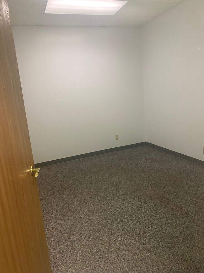 1114 Taylor St Condo Condo for Rent in Rockford, IL