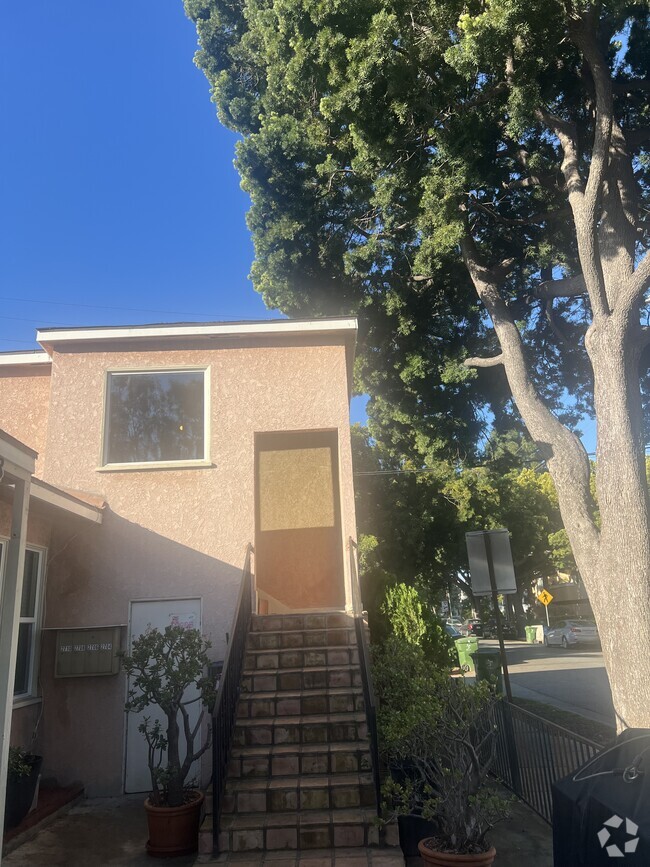 Building Photo - 2706 Kansas Ave Unit 2704c Rental