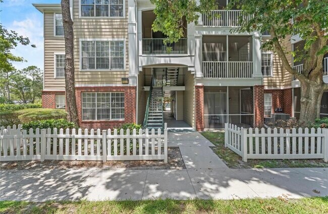 Atrás - 13015 Plantation Park Cir Unidad 127