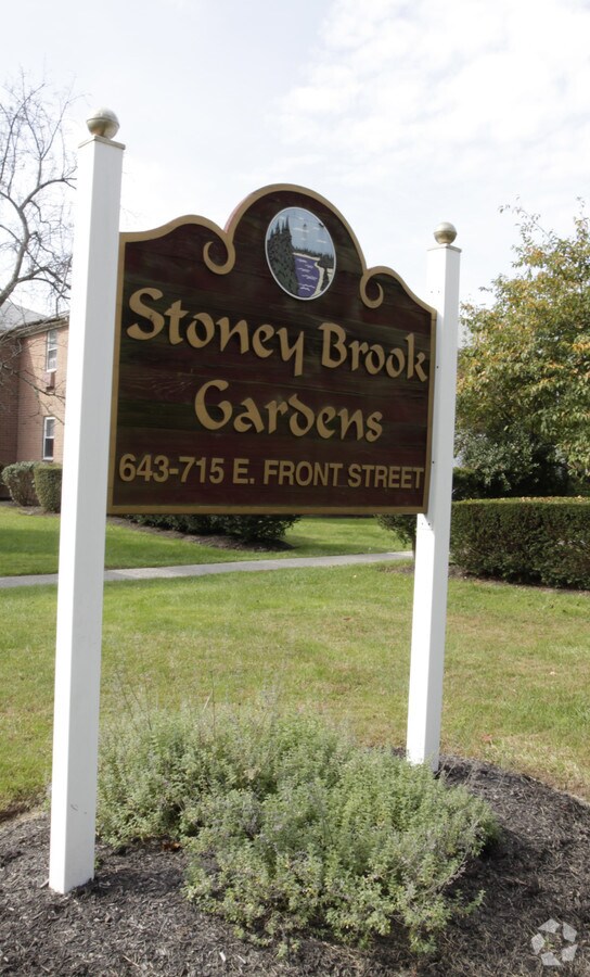 Entrance - Stoney Brook Gardens