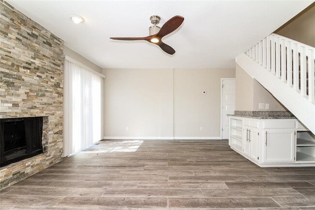 Photo - 1102 Swan Lake Rd