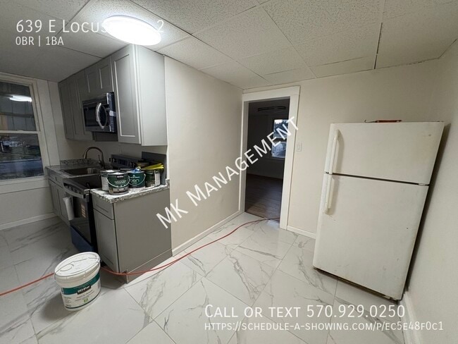 Building Photo - 639 E Locust St Unit 2