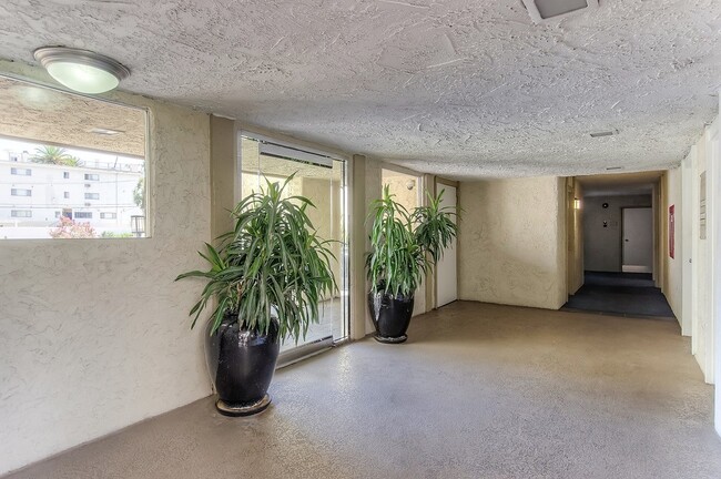 Building Entrance - Roberts K-town Hoover