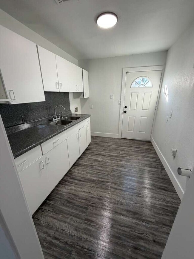 Photo - 3200 SW 44th St