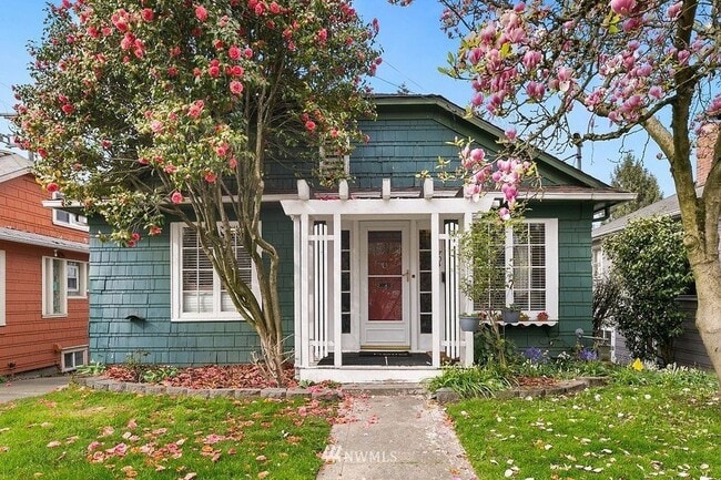 Photo - 704 NE 53rd St