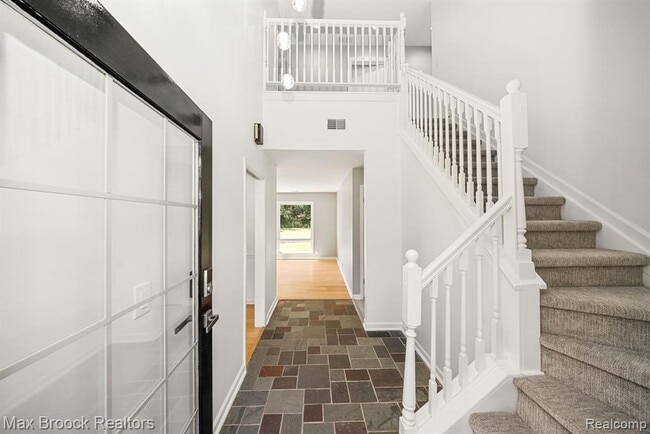 Photo - 6096 Darramoor Rd