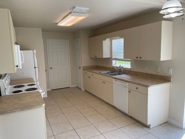 Photo - Spacious 2 Bedroom/2 Bathroom
