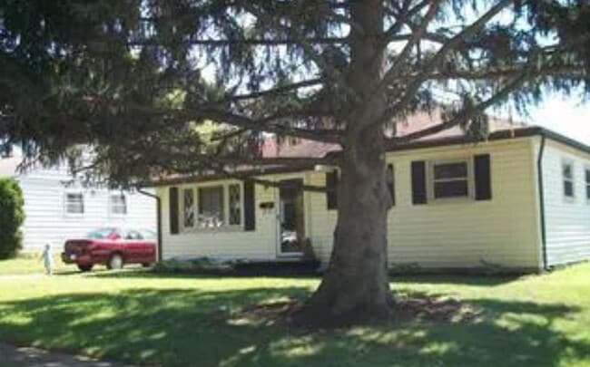 Building Photo - Check out this 3bdr ranch located in Belmont