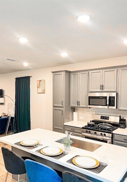 Building Photo - 6911 Calhoun Rd Rental