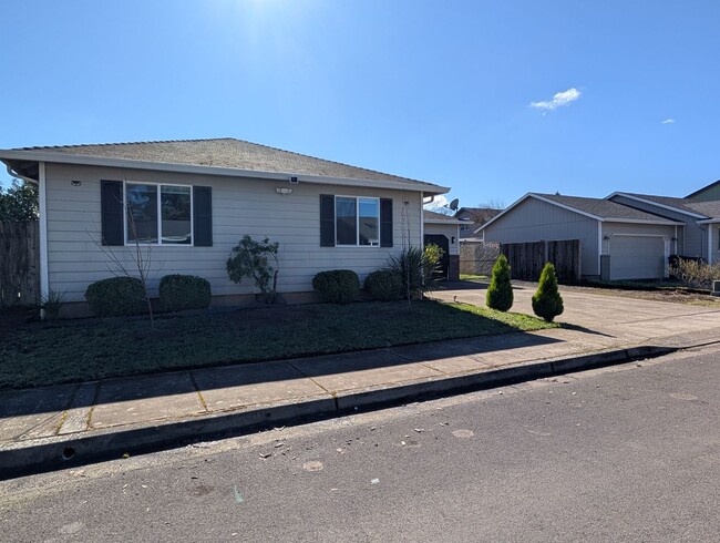 Photo - Great 3bed/2 bath home in Springfield!