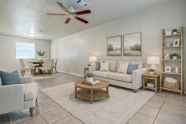 Photo - 919 Southloop Dr