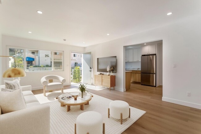 Building Photo - 713 New Depot St