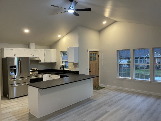 Photo - 3615 Britzman Loop