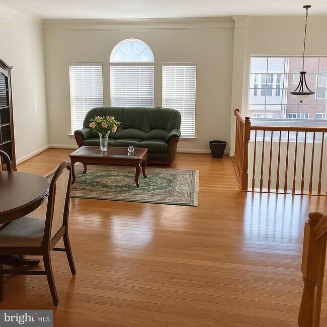 Building Photo - 211 Langley Ct
