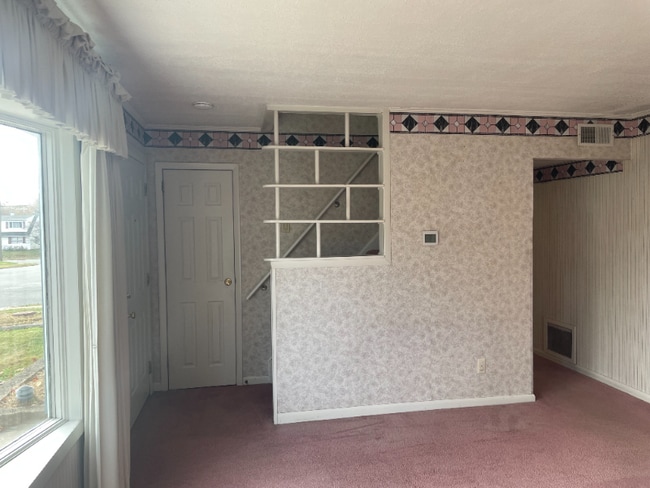 Photo - 2030 Eastman Ave