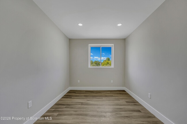 Photo - 215 Hickory St