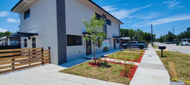 Photo - 1901 NW 51st Terrace