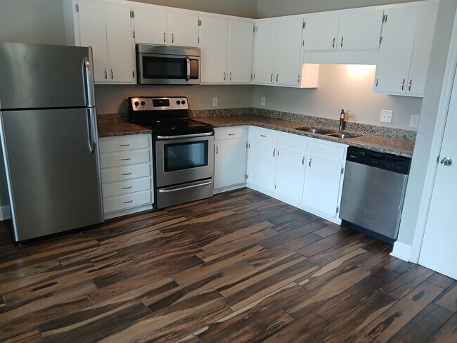 Photo - 443 Cactus St