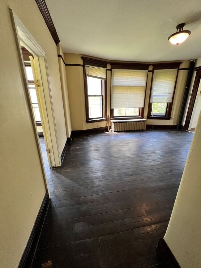 Photo - 1317 E 2nd St Unit 1