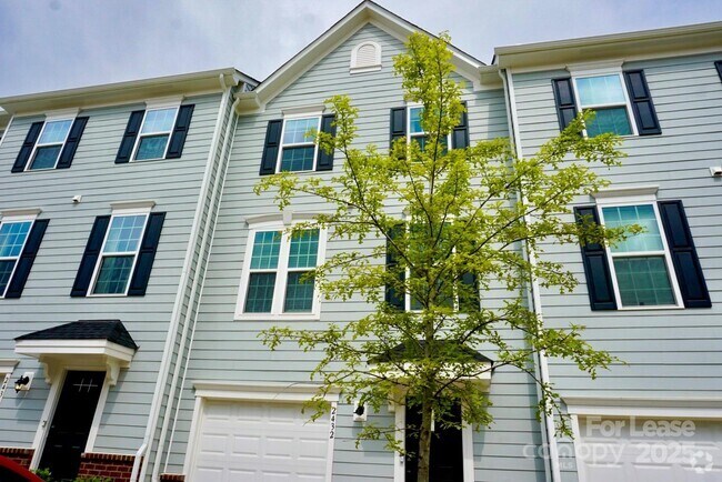 Building Photo - 2432 Dr Carver Rd Rental