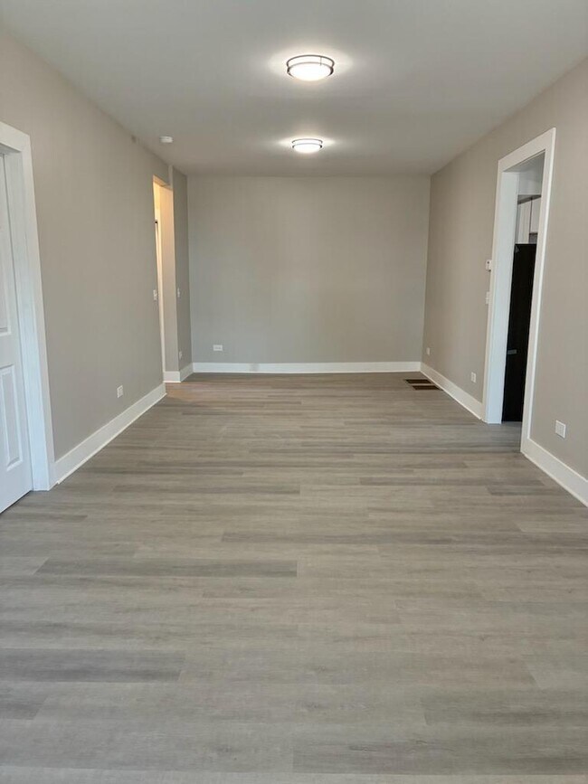 Photo - 1542 Victoria Ave