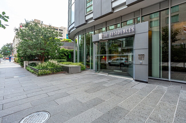 Building Photo - 1177 22nd St NW Unit 8J