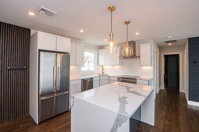 Photo - 82 Webb St Unit 2L