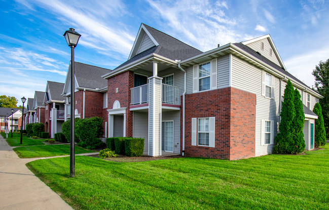 Tradiciones Apartamentos - Traditions Bloomington Apartamentos