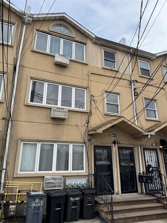 Building Photo - 116-51 Farmers Blvd Unit 2