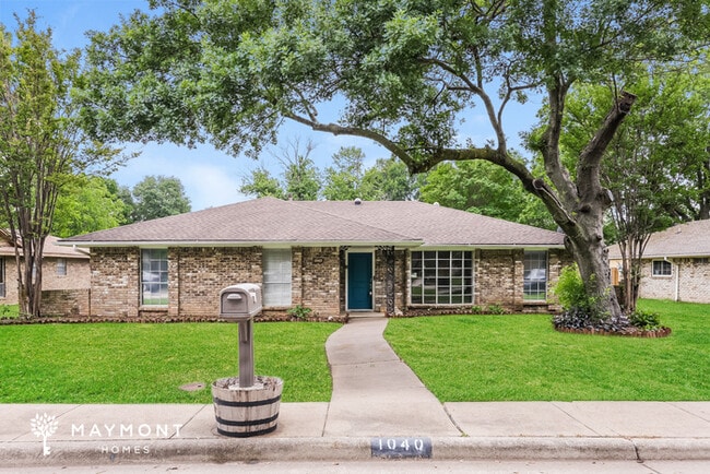 Photo - 1040 Rosewood Dr House