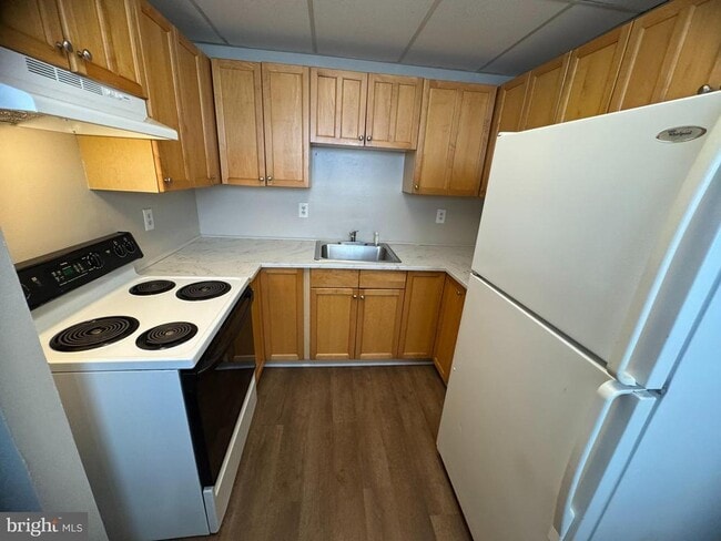 Building Photo - 106 N Market St Rental