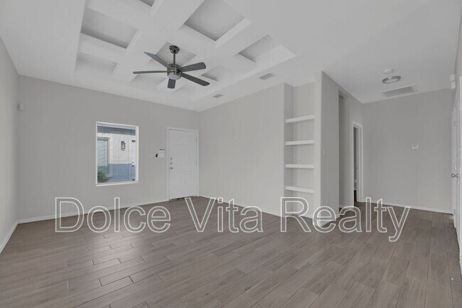 Photo - 1001 W La Pointe Ave Unit Apt 2