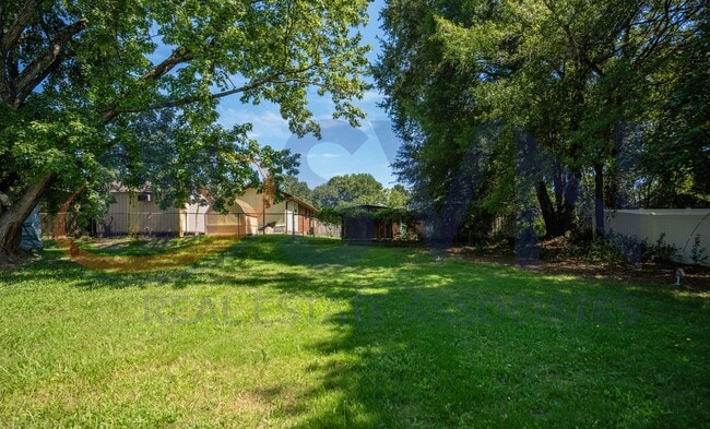 Photo - 1122 Fiske St