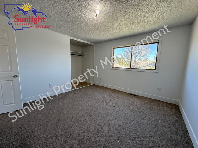 Photo - 2 Bed 1 Bath one side of a Duplex with Fenced Yard