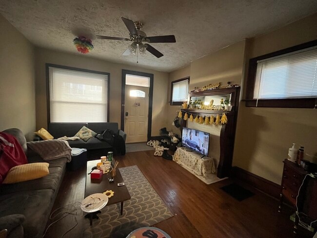 Building Photo - 11-15 E 18th Ave Unit 15
