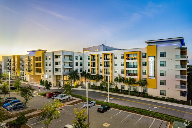 3219 S Orange Ave Orlando, FL 32806-6125