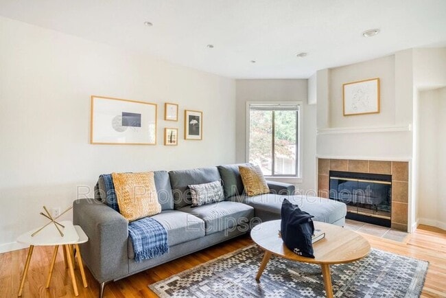 Photo - 9009 Avondale Rd NE Unidad K121