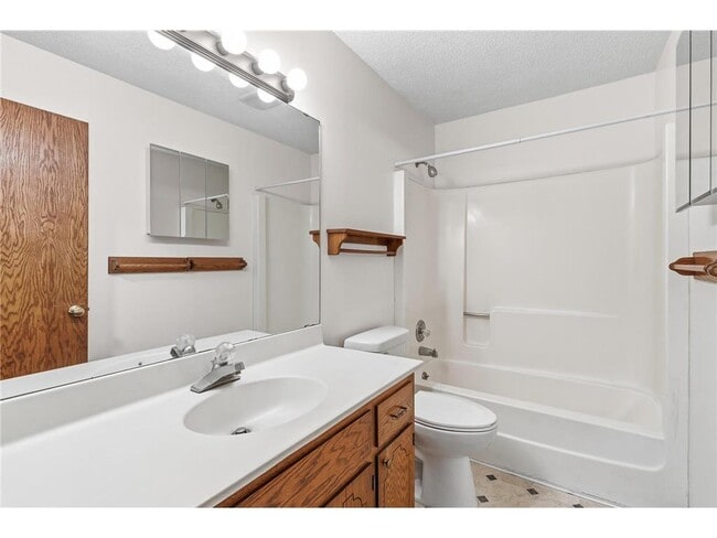 Photo - 1347 Hadley Ave N