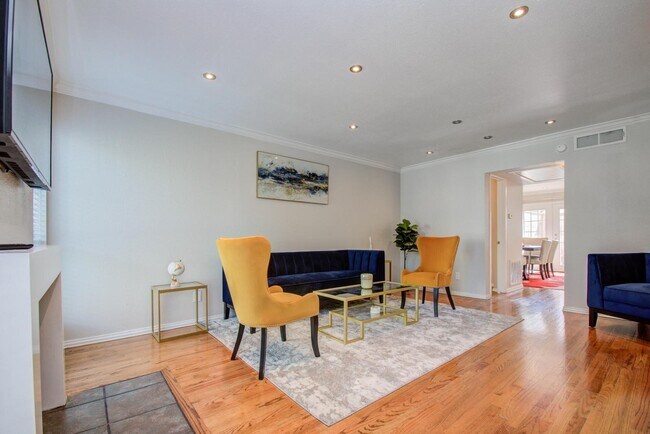 5807 Beverly Hill St Unit 16