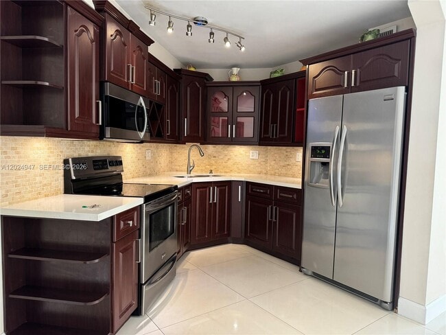 Building Photo - 9411 Fontainebleau Blvd Unit 108