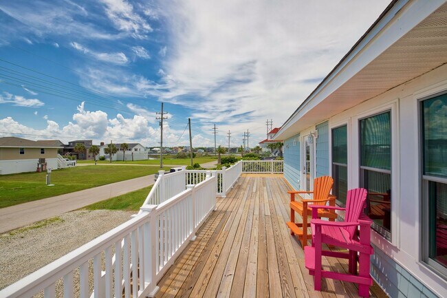 Photo - 304 Marina Way